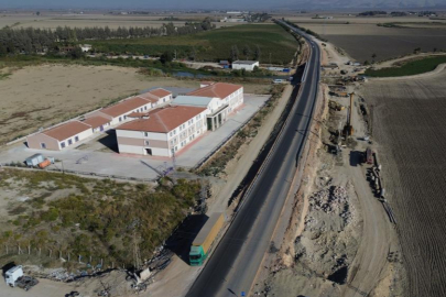 Hatay’da yol ve köprü çalışmaları hız kesmeden sürüyor