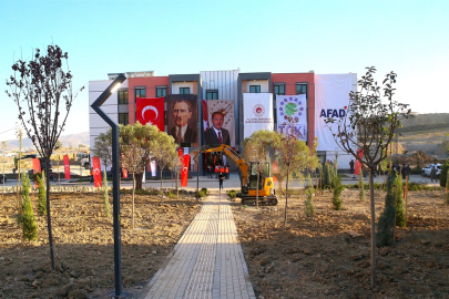 Antakya'da depremzedeler için yapılan TOKİ konutlarının yapımı hızla sürüyor