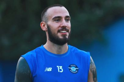 Adana Demirspor taraftarlarından Amir Feratoviç tepkisi