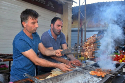 Adanalıların vazgeçilmez kahvaltısı: Ciğer kebabı ve şalgam