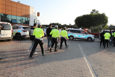 Mersin'de düğün konvoyuna ceza: 26 bin TL cezaya ve 3 araç trafikten men edildi