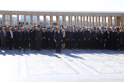 Final Eğitim Kurumları 45. yılında Anıtkabir’i ziyaret etti