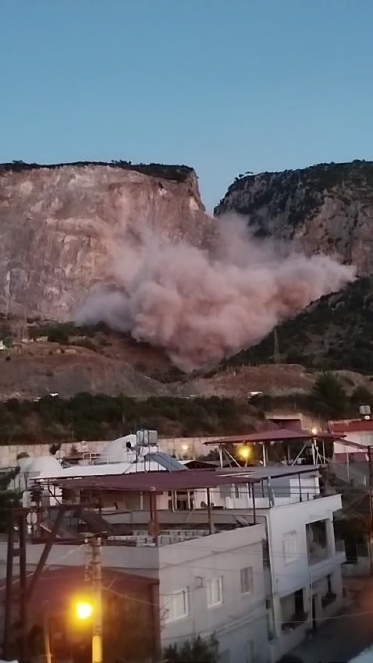 Hatay İskenderun’da taş ocağı patlaması mahalleyi toz bulutuna boğdu 2