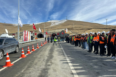 Van-Hakkari arası ulaşımda devrim: Güzeldere Tüneli açıldı, 32 viraj tarihe karıştı