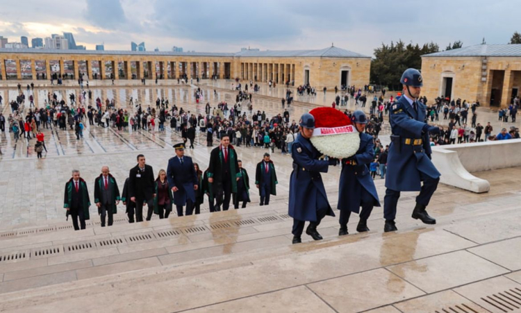 Adana Barosu Anıtkabir'i ziyaret etti