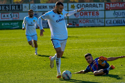 Adana 01 FK, şampiyonluk yolunda engelleri aşmaya devam ediyor