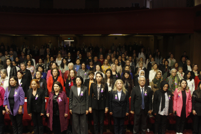 Adana’da kadına yönelik şiddete karşı düzenlenen panelde sesler yükseldi