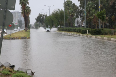 Hatay'da sağanak hayatı olumsuz etkiledi