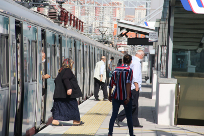 Uraloğlu: 20 Kasım’da Ankara’da Başkentray 94 bin 84 yolcu taşıyarak rekor kırdı