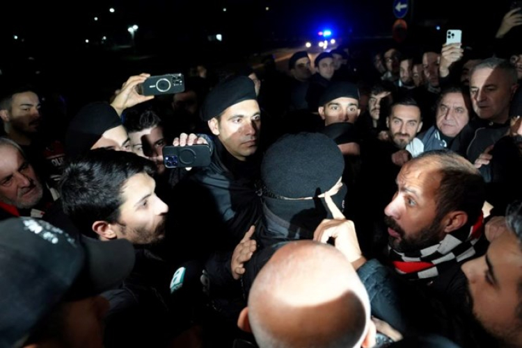 Beşiktaş, Maccabi Tel-Aviv mağlubiyetinin ardından İstanbul'da taraftar protestosuyla karşılaştı 2