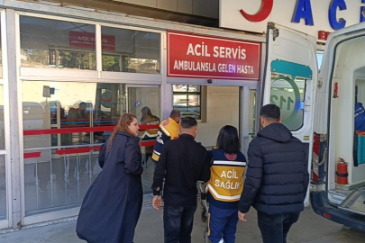 Adana Kozan’da kaldırımda yürüyen kadına otomobil çarptı