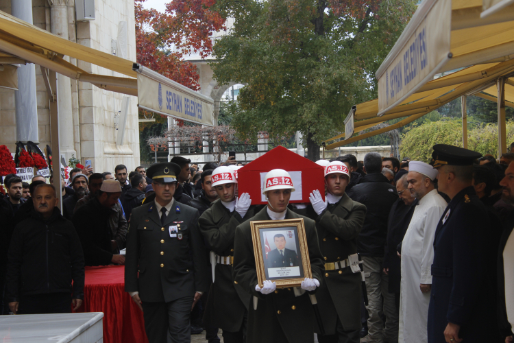 Şehit Uzman Çavuş Eren Kızıldağ İçin Adana Sabancı Merkez Camisi'nde tören töreni düzenlendi