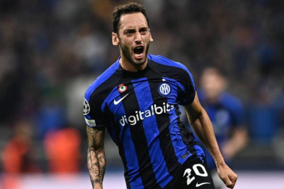 Hakan Çalhanoğlu, Inter'de kasım ayının futbolcusu seçildi