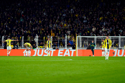 Samet Akaydin'e tribünlerden tepki: Mourinho, Devre arasında değişiklik yaptı