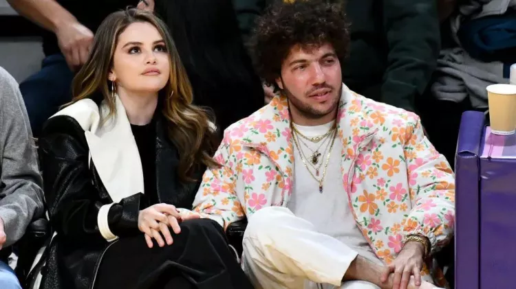 Selena Gomez, Benny Blanco ile nişanlandığını duyurdu 