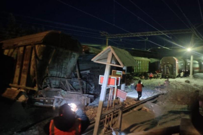 Rusya’da yolcu treni ve yük treni çarpıştı: 14 yaralı