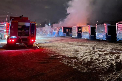  Burdur'da halk otobüsleri otoparkında korkunç yangın