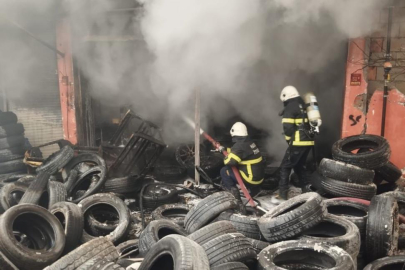 Kırıkhan’da lastikçi dükkanı alevlere teslim oldu