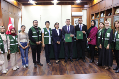 Çukurova Üniversitesi ve Türkiye Yeşilay Cemiyeti Adana Şubesi arasında bağımlılıkla mücadele protokolü imzalandı