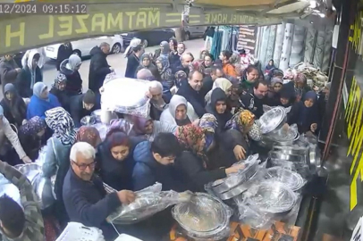 Mersin’de uygun fiyatlı ürünler için birbirlerini ezdiler