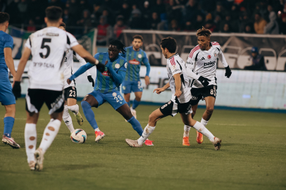 Çaykur Rizespor – Beşiktaş maçında ilk yarı 1-1 sona erdi