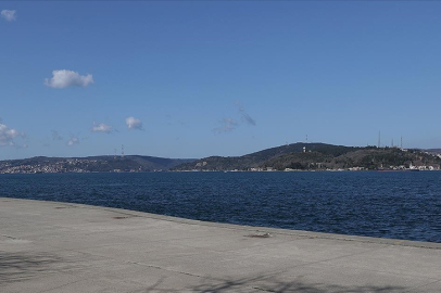 Sarıyer'de denize düşen 2 kardeşi arama çalışmaları nedeniyle İstanbul Boğazı'nda gemi trafiği geçici olarak askıya alındı