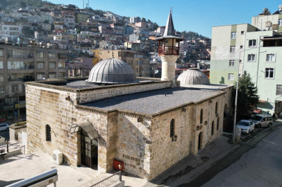 Hatay'da deprem sonrası Kanuni Sultan Süleyman Camii yeniden ibadete açıldı