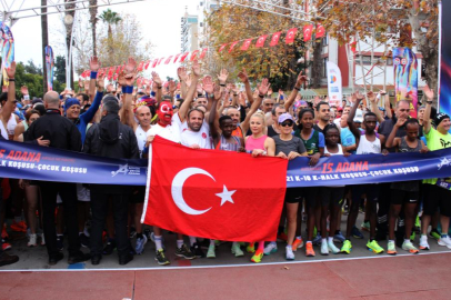 Adana Kurtuluş Yarı Maratonu’nda rekor kırıldı