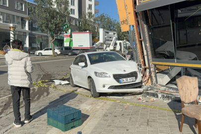 Adana’da otomobil ve motosiklet çarpıştı: 4 yaralı