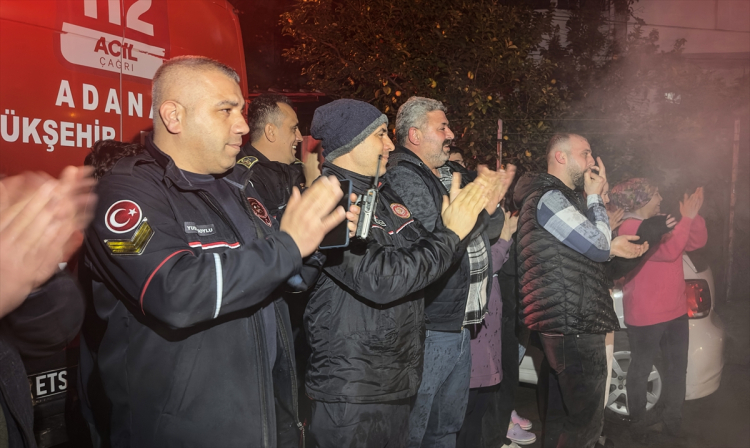 Adana'da emekli olan itfaiye erine mesai arkadaşlarından sürpriz veda 3