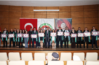 Adana Barosunda genç avukatlar mesleğe ilk adımını attı