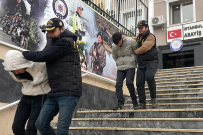 Esenler’de hava alırken aracını çaldıran kişinin ihbarı üzerine 2 hırsız gözaltına alındı