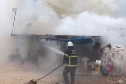 Hatay’da depremzede ailenin kaldığı konteyner yandı