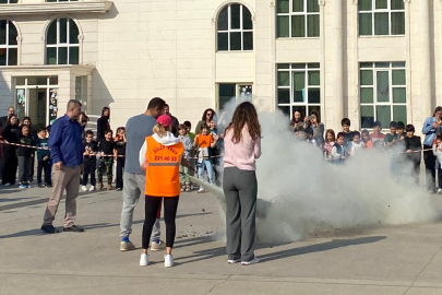 Adana Doğa Koleji'nde gerçeği aratmayan yangın tatbikatı